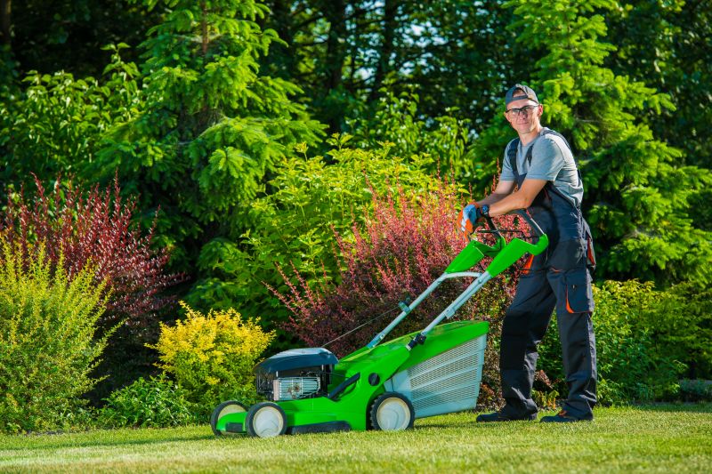 Independent Lawn Mowing Contractors